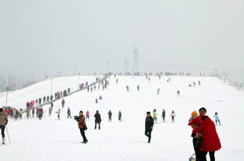 太原市五龍山滑雪場，2023鼕季暢滑指南