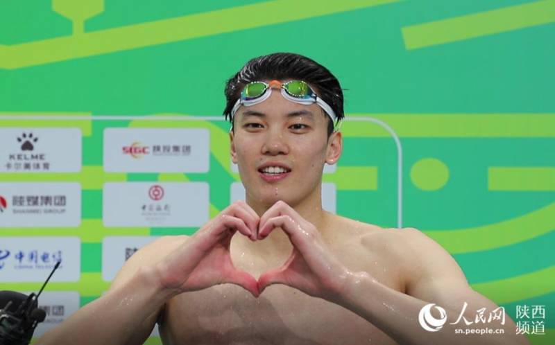 2013全国游泳锦标赛汪顺荣获男子百米蝶泳金牌