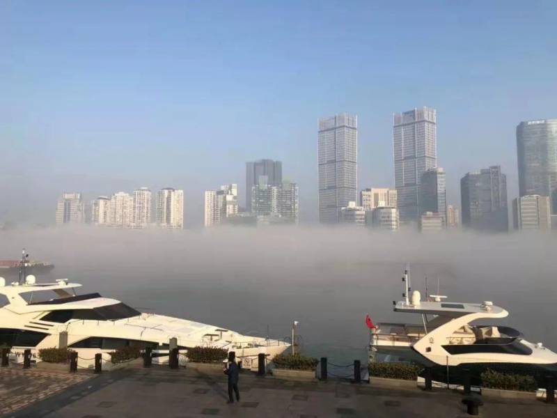 上海大霧致黃浦江11條輪渡停航，部分航班取消