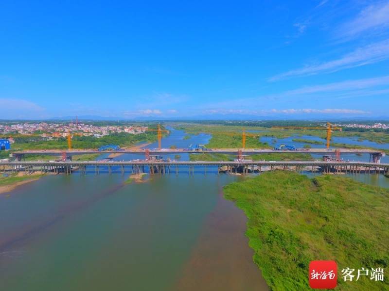 酷拍海南作品展，1357.2米昌化江大桥旅游公路风采