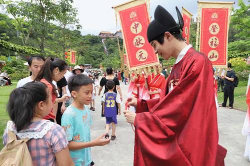 小灿的微博，6月4日！卢卓@就是小灿 �状元风采，观音山文化节亮相