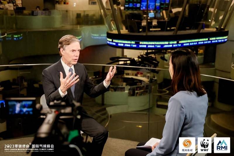 凤凰卫视记者采访前驻美大使，中美关系前景与挑战