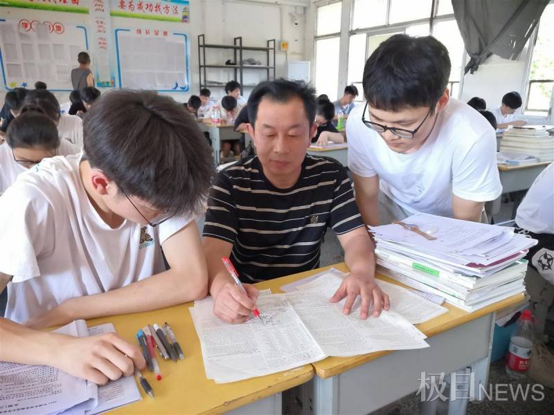 潜江市园林高级中学超话｜33载班主任日记，细数学生成长点滴