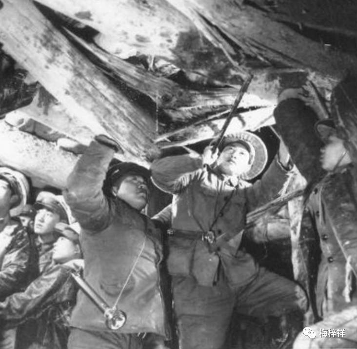 1977年关角隧道贯通记，青藏铁路建设者的壮举