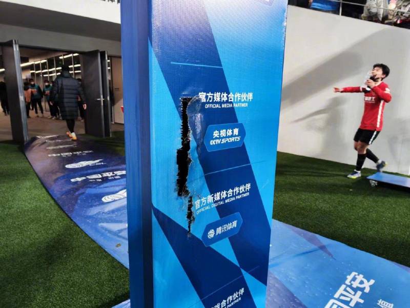武漢三鎮足球俱樂部微博發聲，揭露“黑暗勢力”，足協關注中