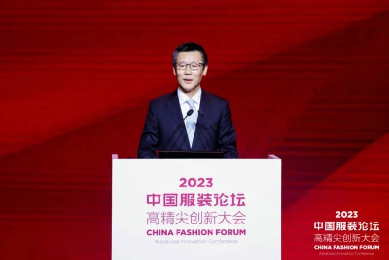 中国服装论坛的微博视频，2023时尚再启航，高精尖大会聚势亮相