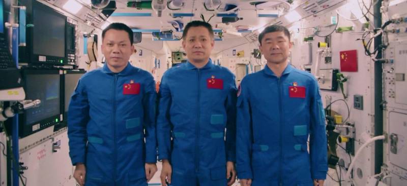 中国航天员送来七夕祝福，星辰大海，爱意相传
