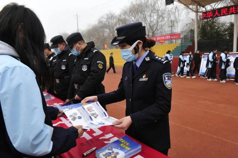 【反恐小视频展播】临沂市反恐怖宣传教育，装备展示引关注！