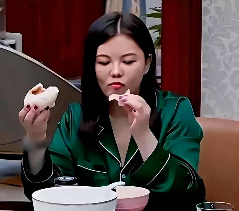 洪天明的微博视频，寿宴背后，洪金宝遭遇“尴尬时刻”？网友，这都不如我！