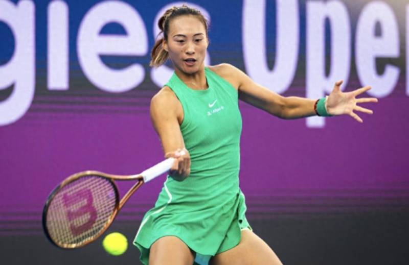 WTA多哈站郑钦文2，首轮遭淘汰，无缘晋级次轮