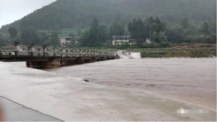 三台在线在行动，暴雨来袭，守护家园不停歇