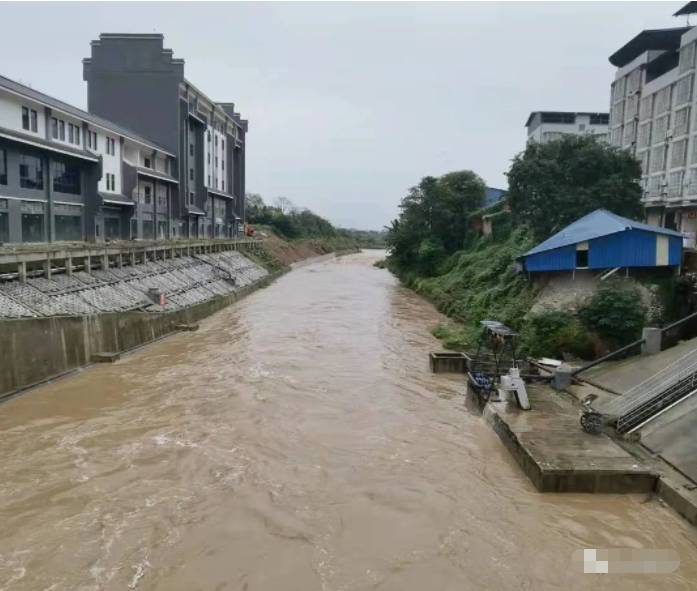 三台在线在行动，暴雨来袭，守护家园不停歇