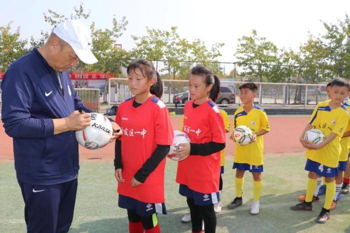 殷铁生指导关注，滨州青少年足球的蓬勃发展