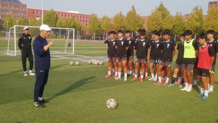 殷铁生指导关注，滨州青少年足球的蓬勃发展