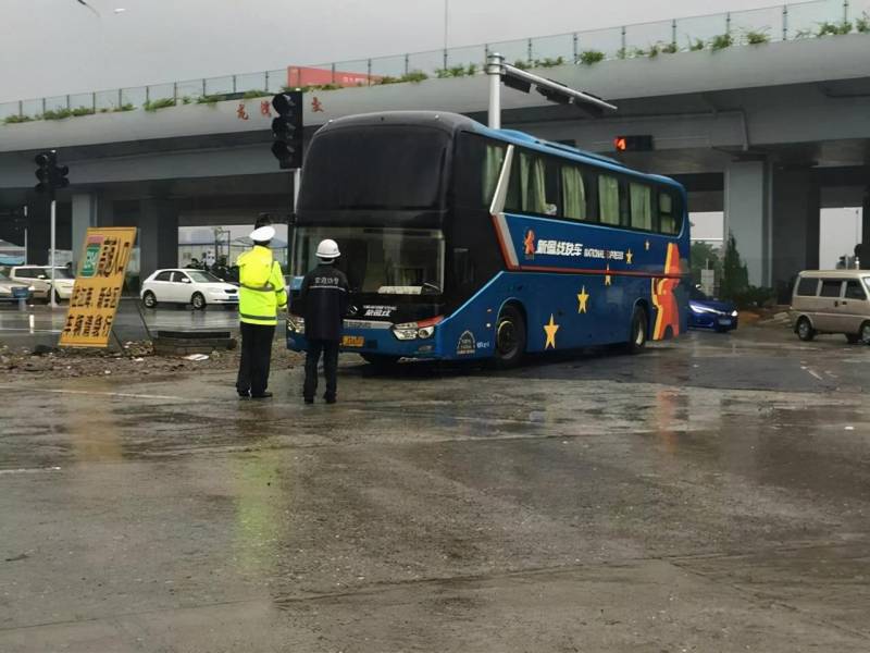 两客一危指的是哪些车，有何特殊安全要求？