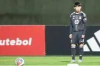 实力抢眼！14岁中国球员王磊被葡萄牙足协征召，本菲卡天才之星！