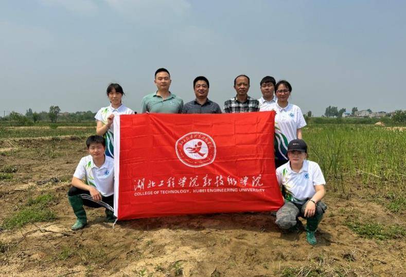 湖北工程學院新技術學院微博，學生黨員勞動實踐，展現實乾精神