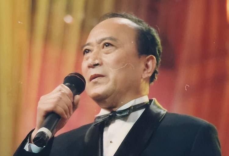 历届央视春晚主持人1983-1992，回忆那些熟悉的面孔