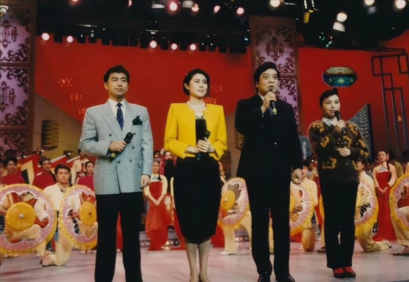 历届央视春晚主持人1983-1992，回忆那些熟悉的面孔