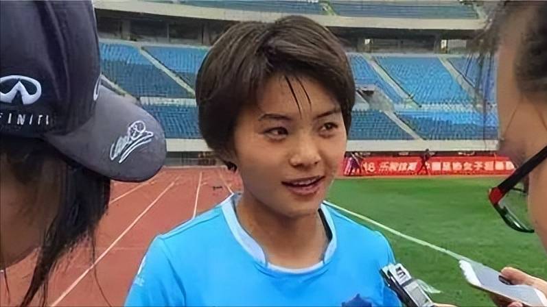 中国女足五虎战将王霜，带霜玫瑰的传奇成长之路