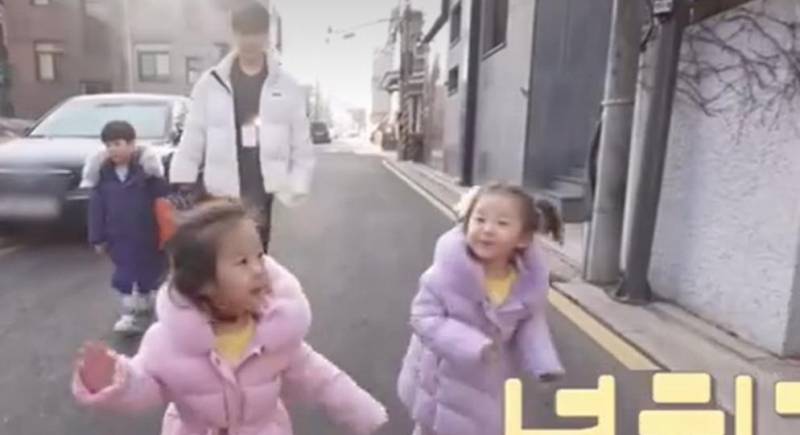 崔敏焕的微博，离婚后首次公开带三娃，孩子无意透露经济现状