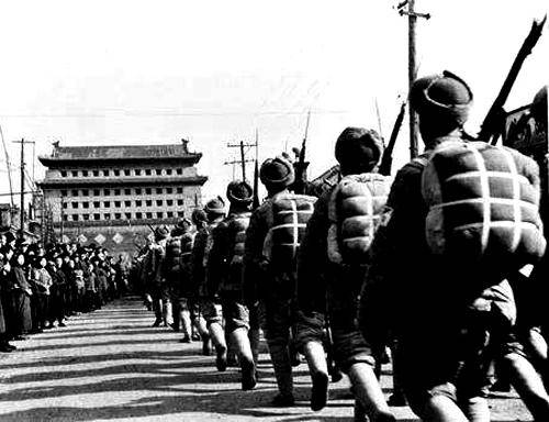 1949年3月25日北京西苑机场，毛主席阅兵第41军盛况
