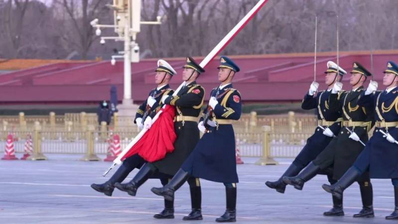 正午国防军事，国旗护卫队如何精准对时？