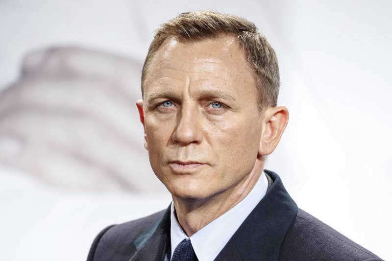 officialdanielcraig的微博，007扮縯者Daniel Craig，鄰裡紛爭衹爲樹