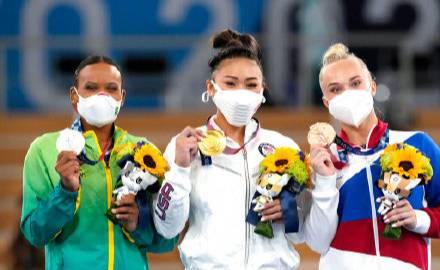 SunisaLee苏妮莎的微博，奥运冠军遭遇种族歧视，呼吁公正与尊重
