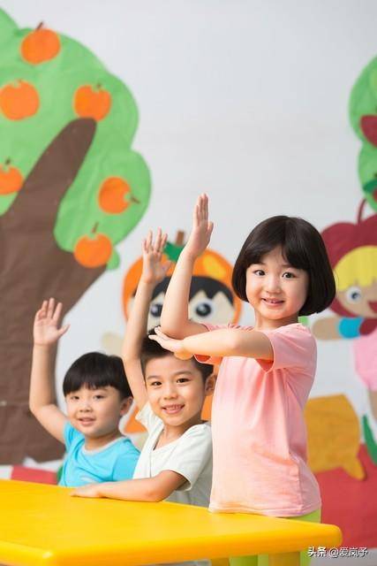 AY岚的幼稚园微博透露，突然闭园，家长担忧未来合并教师去向。